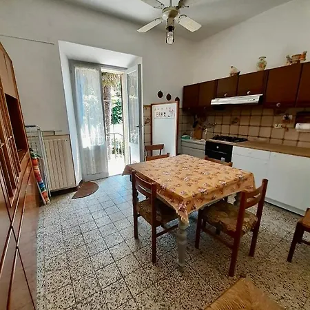 S266 - Quadrilocale Con Giardino E Posto Auto Apartmán *