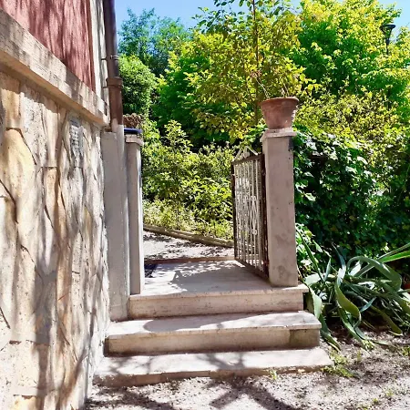 S266 - Quadrilocale Con Giardino E Posto Auto Apartmán
